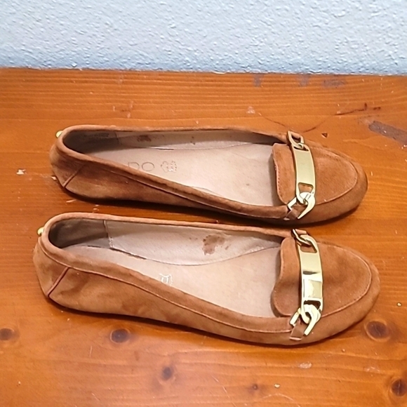 ALDO SUECE WOMEN'S FLAT LOAFERS WITH GOLD DETAILS AROUND THE SHOES IN BROWN SZ 7 - Picture 1 of 14